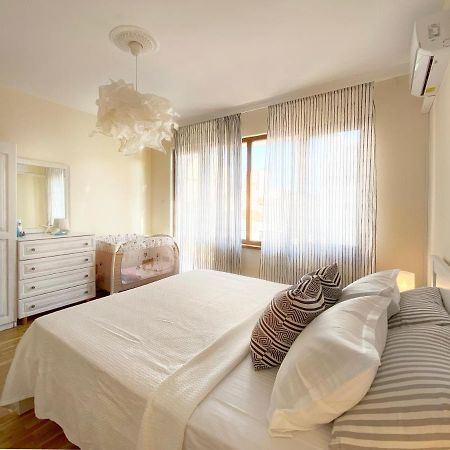Lovely Apartment With Balcony In Pomorie Old Town By Flat Mаnаger Kültér fotó