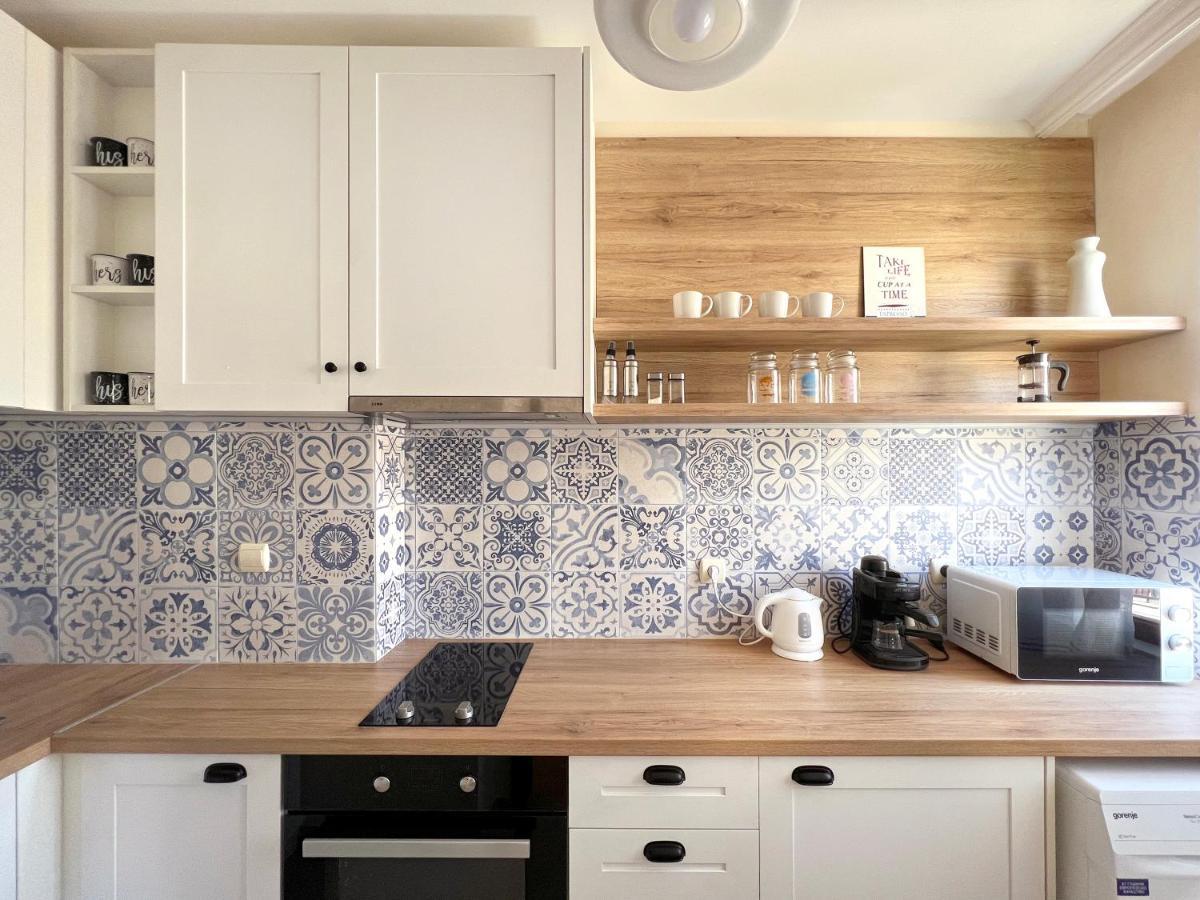 Lovely Apartment With Balcony In Pomorie Old Town By Flat Mаnаger Kültér fotó