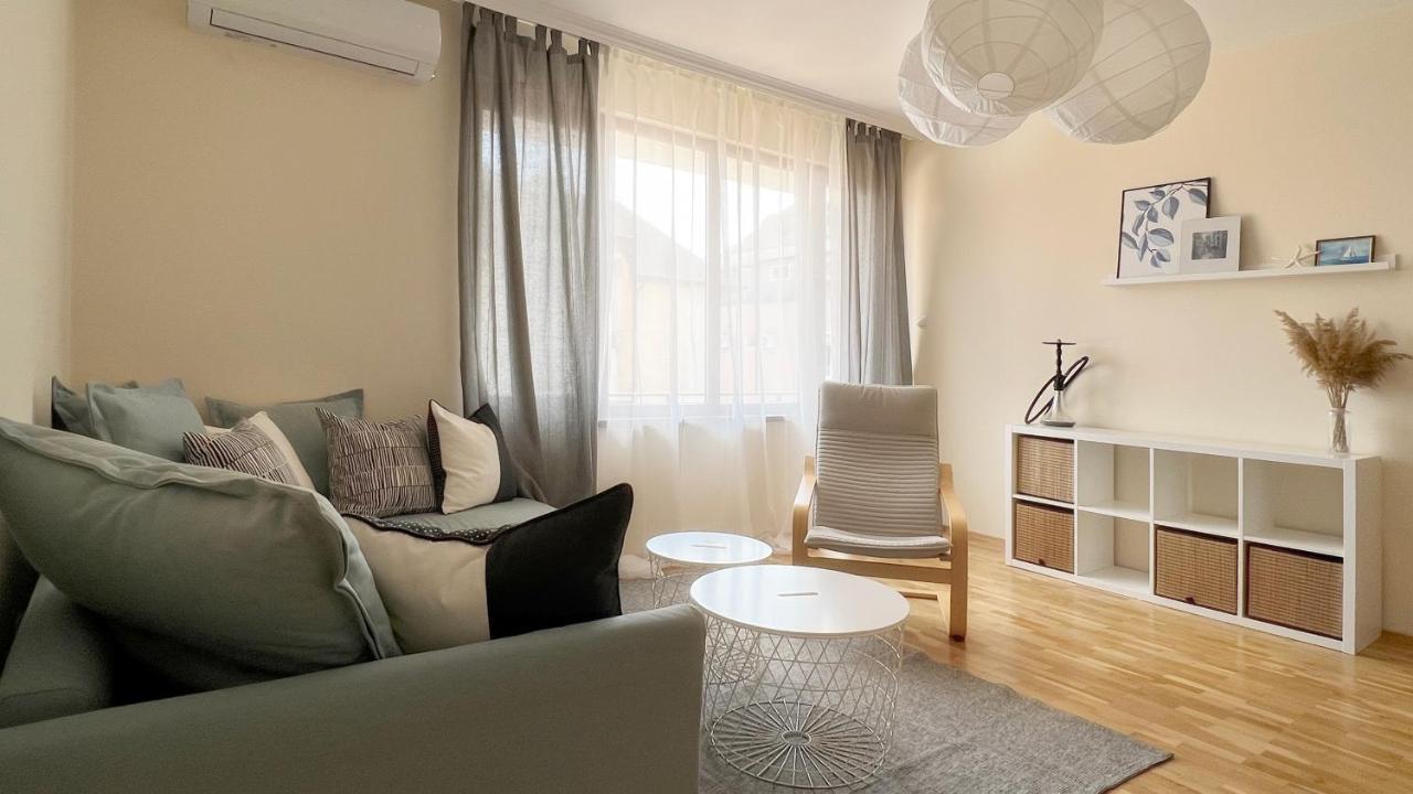 Lovely Apartment With Balcony In Pomorie Old Town By Flat Mаnаger Kültér fotó